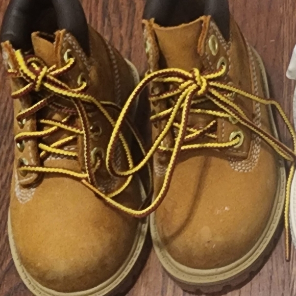 Toddler Timberland boots - Picture 2 of 3